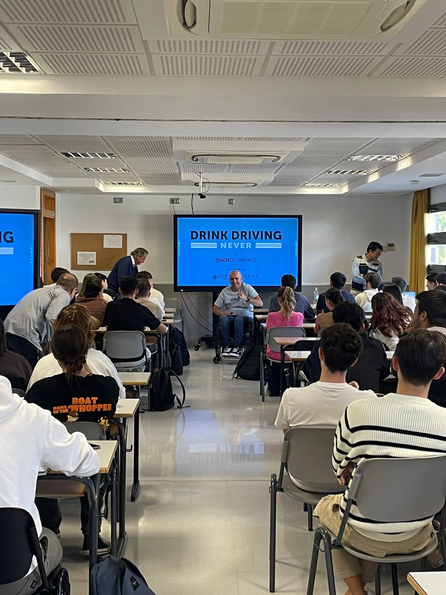 EadeUniversidad's tweet photo. Agradecidos de haber participado en la campaña promovida por @CifalMalaga “Drink Driving Never”, donde gracias a @sergiohijano, delegado provincial de @AESLEMEONLINE, hemos reflexionado sobre la importancia vital de prevenir los riesgos al conducir bajo los efectos del alcohol. https://t.co/QVuP4JdHsX