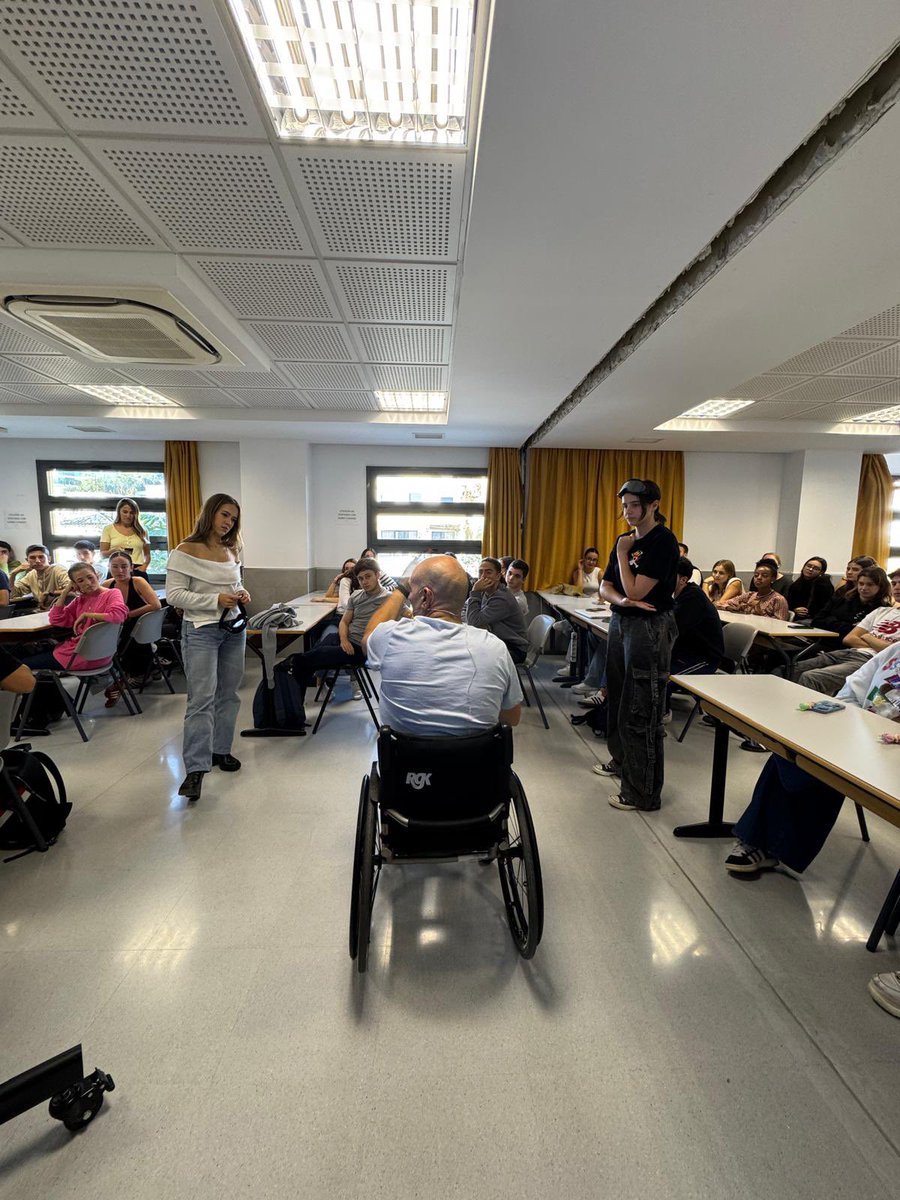 EadeUniversidad's tweet photo. Agradecidos de haber participado en la campaña promovida por @CifalMalaga “Drink Driving Never”, donde gracias a @sergiohijano, delegado provincial de @AESLEMEONLINE, hemos reflexionado sobre la importancia vital de prevenir los riesgos al conducir bajo los efectos del alcohol. https://t.co/QVuP4JdHsX