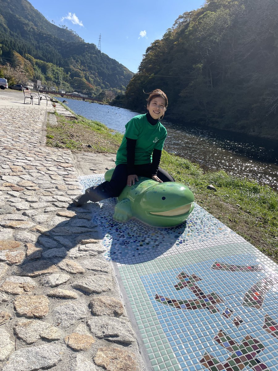 ちょうど昨日設置した新作のはんざきも見てください🩵
もし、のっかる場合は優しくお願いします🙇
#はんざき#オオサンショウウオ