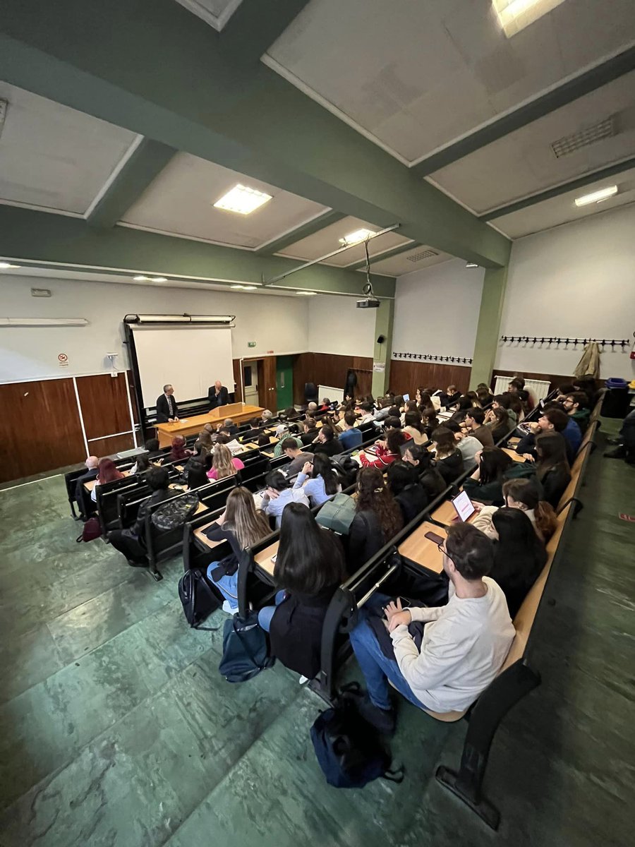 Presentazione del libro “Noi e la Macchina” di <a href="/paolobenanti/">Paolo Benanti</a>  e Sebastiano Maffettone 🌱

—

Resta aggiornato su tutti gli eventi del Festival attraverso il sito ufficiale festivaldellefilosofie.it e i canali social dedicati.