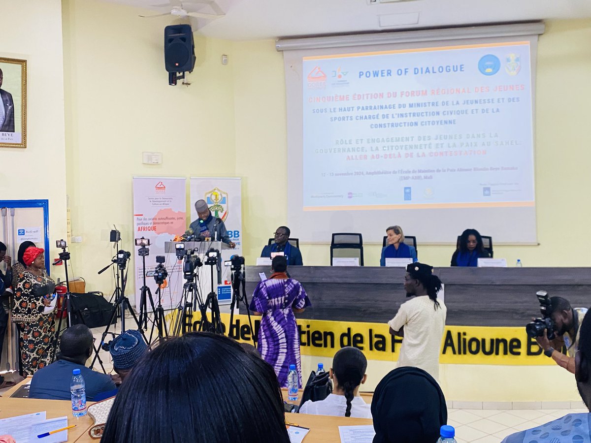 bamba75516's tweet photo. Jour 1 

5ème édition du Forum régional des jeunes. 

Rôle et engagement des jeunes dans la gouvernance, la citoyenneté et la paix au Sahel : aller au-delà de la contestation. 

@GoreeInstitute https://t.co/Gg4Qa7H6k3