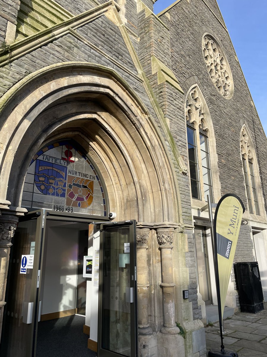 Croeso i’r Symposiwm Hynt. Os nad oeddech chi’n gallu dod i’r Symposiwm, bydd digwyddiadau o’r diwrnod ar ein sianeli cyfryngau cymdeithasol felly dilynwch ni ar-lein #Hynt24