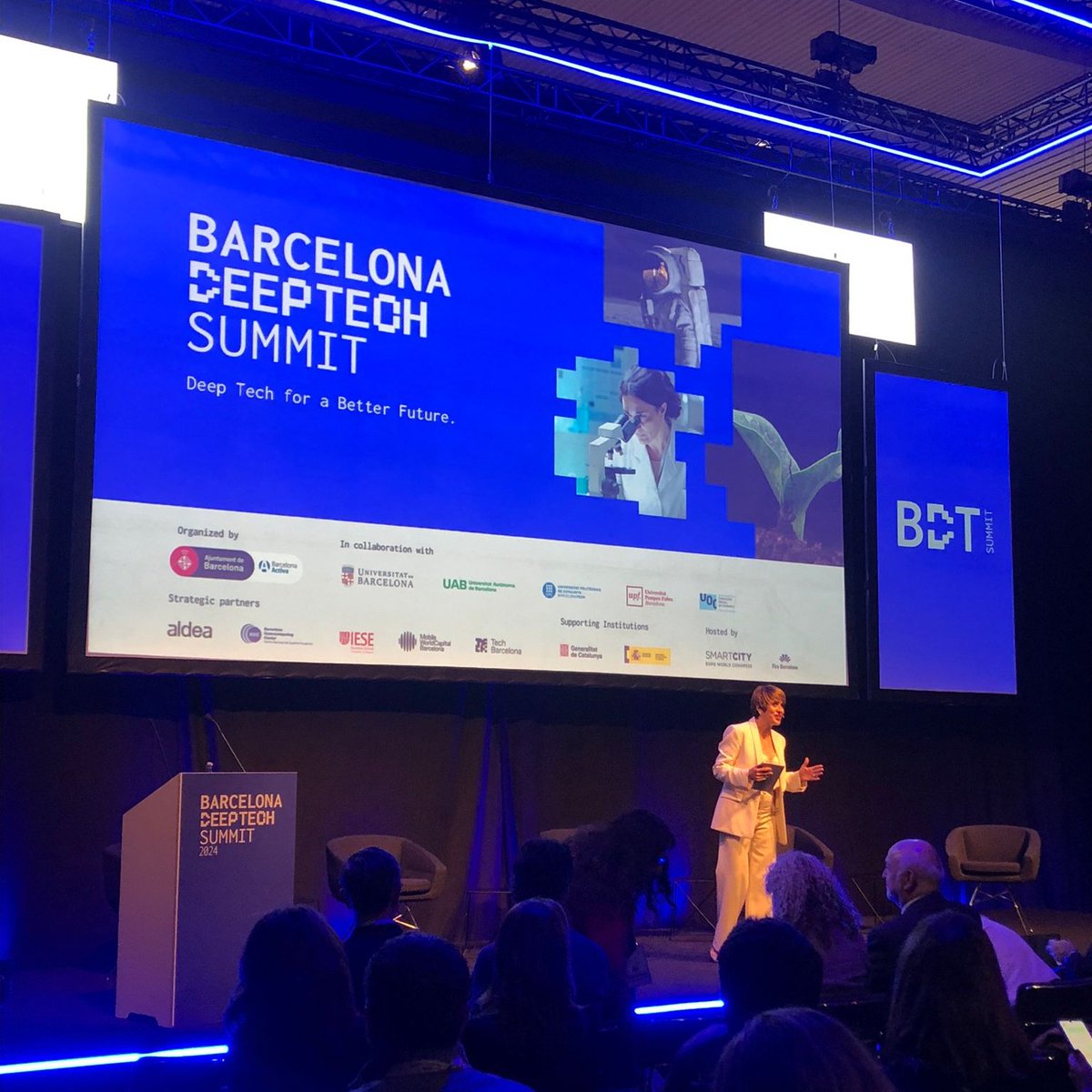 barterpositive's tweet photo. La 3ª edición del @bcndeeptech se celebró dentro del #SCEWC24. 

@Barterpositive coordinó la producción 360°, gestionando 75 #speakers, 58 #startups, y un pitch corner con 54 presentaciones. 

#EventsThatPowerYourBusiness https://t.co/mrL8W3vnj7