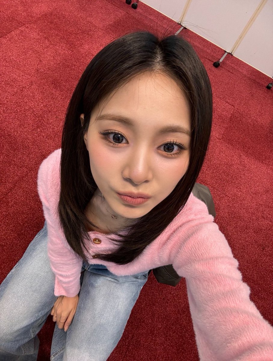 お見送り会とサイン会で目の前で見たけどほんま可愛すぎたなぁ〜TWICEみんな可愛いけどツウィちゃんだけはレベルが違うな😌高嶺の花って感じ