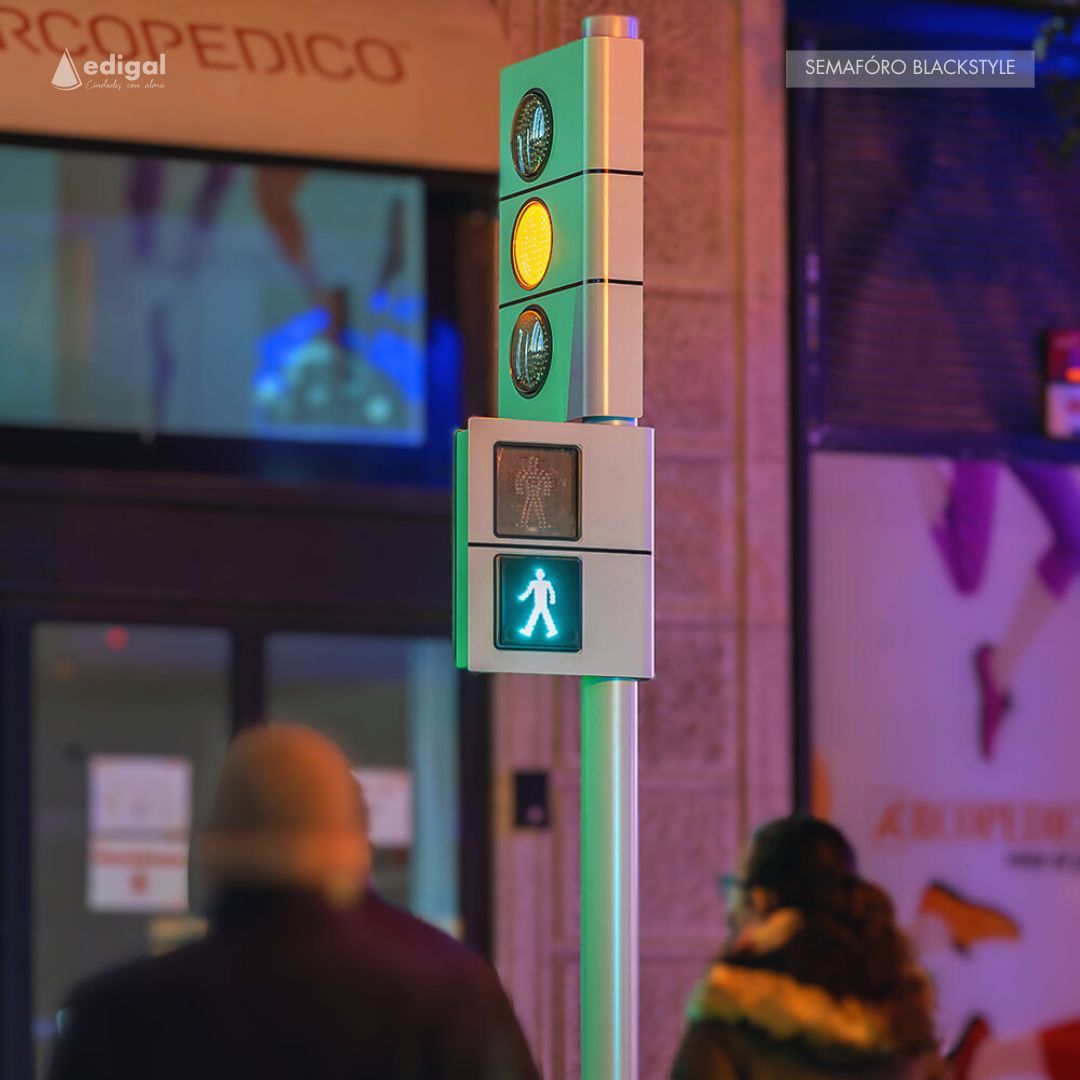 🚦 Semáforo Blackstyle
Seguridad y diseño se encuentran en el Semáforo Blackstyle. Con su estilo moderno, aporta un toque actual a cada cruce, sin dejar de lado su función principal: hacer que la ciudad sea un lugar más seguro para todos.

#SemáforoBlackstyle #SeguridadVial