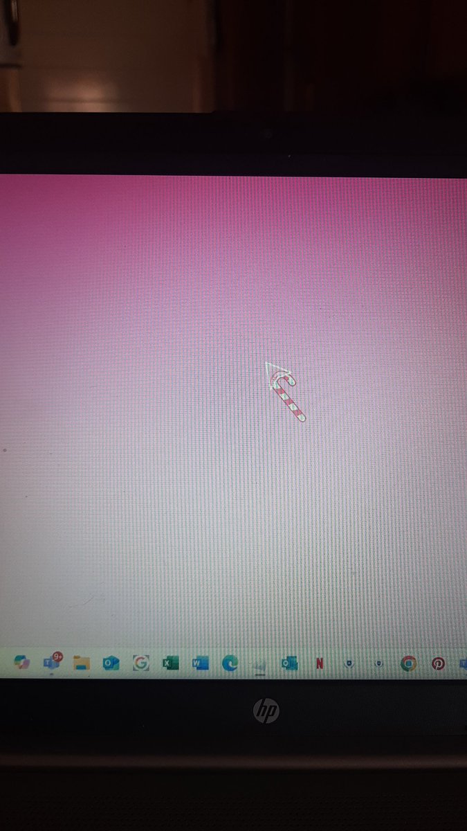 Hanicka67031246's tweet photo. @RoyaleHighValks @RoyaleHighValks 
Please help as ive been waiting forever https://t.co/Ynp4bL2PbS