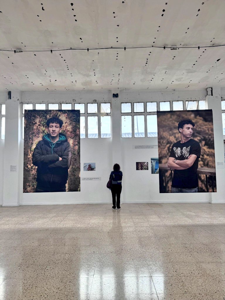 evabaror's tweet image. A la @Naubostik #LaSagrera hi trobareu exposat un projecte #esport amb una capacitat de transformació social i personal extraordinària: el @fcdarna del #Raval, un equip de futbol 11 integrat per joves migrants q estudien, treballen i ambicionen viure feliços amb la seva família.