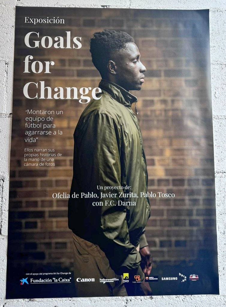 evabaror's tweet image. A la @Naubostik #LaSagrera hi trobareu exposat un projecte #esport amb una capacitat de transformació social i personal extraordinària: el @fcdarna del #Raval, un equip de futbol 11 integrat per joves migrants q estudien, treballen i ambicionen viure feliços amb la seva família.