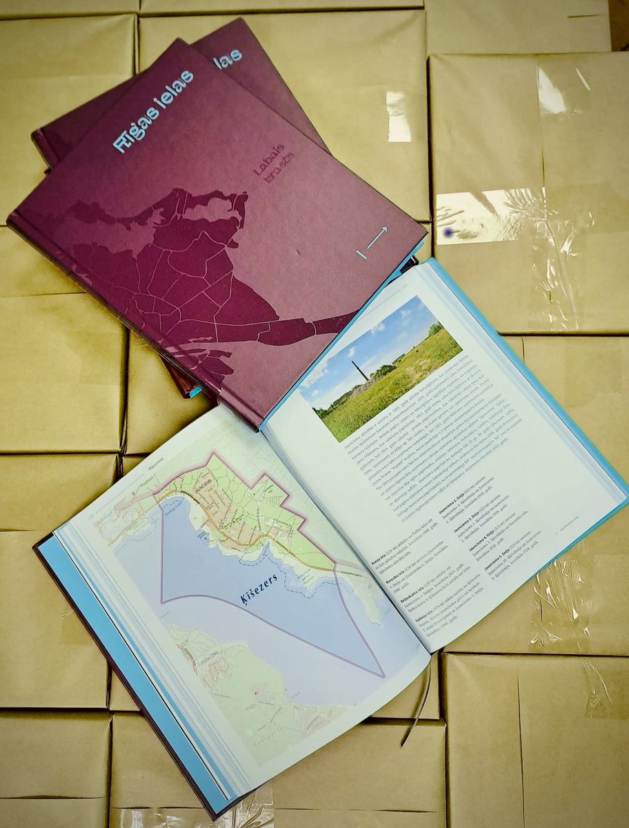 Karsts no tipogrāfijas! Grāmata “Rīgas ielas. Labais krasts” jau rīt uzsāks savu ceļu pie lasītājiem. 

Darīsim visu, lai jūs tās saņemtu jau pirms svētkiem! 🇱🇻