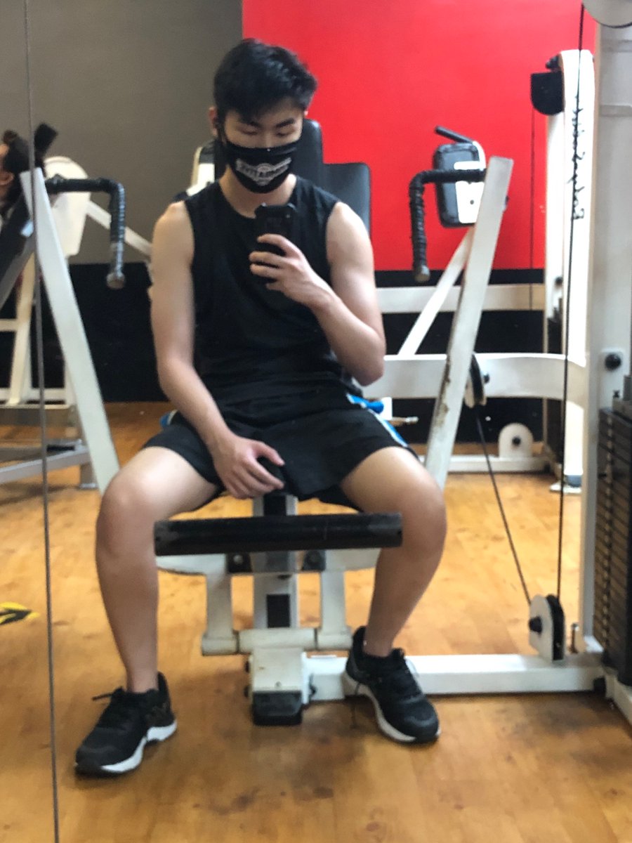 嗯….现在只差腹肌了….最难办到的🥲🥲