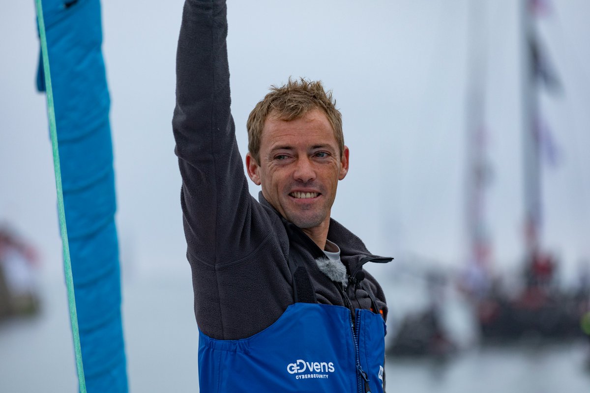 Entourage tweet media