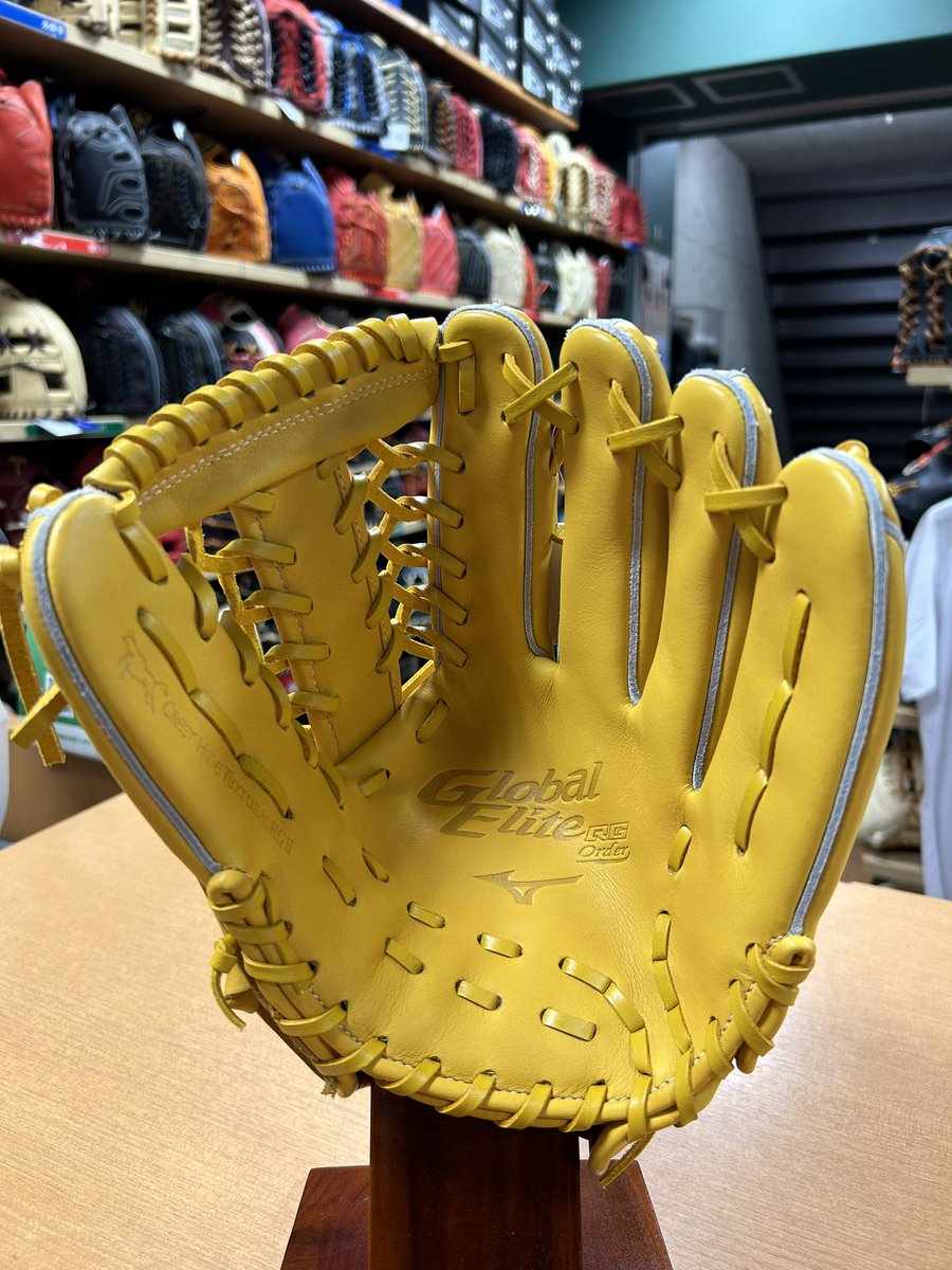 bpasahi_'s tweet photo. ⚾️おすすめ商品紹介⚾️

📍オーダー少年軟式グラブ
（グローバルエリートRGオーダー）
【メーカー】ミズノ
【基本型】ヌートバーモデル
【本体カラー】ナチュラル
【レース】ナチュラル芯通し
【金額】¥29,700-(税込)

#アサヒスポーツ
#鶴ヶ峰
#野球
#ミズノ
#オーダーグラブ
#ヌートバー
#ナチュラル https://t.co/RpRcItQAZ4