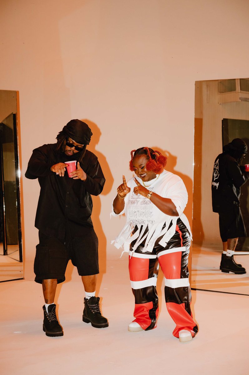 looking4lade's tweet photo. LADÉ X @Olamide 👑🎶🔥

God bless you KING 🙌🏾 https://t.co/aRVDd850Tm
