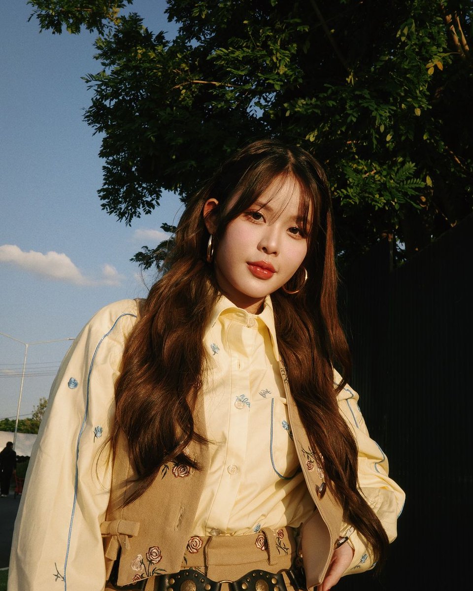 BPartinparis_'s tweet photo. —— ว้ายย น้องโมมาลงรูปที่ไปร้องเพลงอยู่ที่พัทยากับวงสปาคิสแน้ว ขอบคุณพี่ ๆ ลีโออีกครั้งค้าบ 🥺🫴🏻

( #MOBYE ,  #Slapkiss , #LEOFEST , #LEOFESTTheAdventure ) https://t.co/P2HmOWCHHN