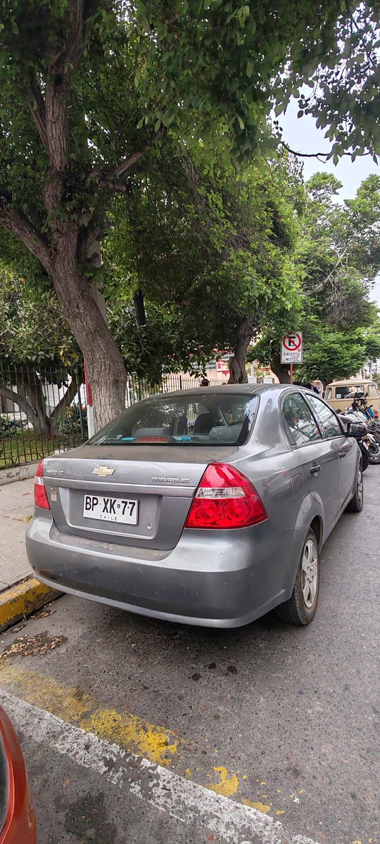 simplementefelo's tweet image. Otro chistos@ que no sabe que es estacionamiento de moto... @munilaserena @CarabCoquimbo