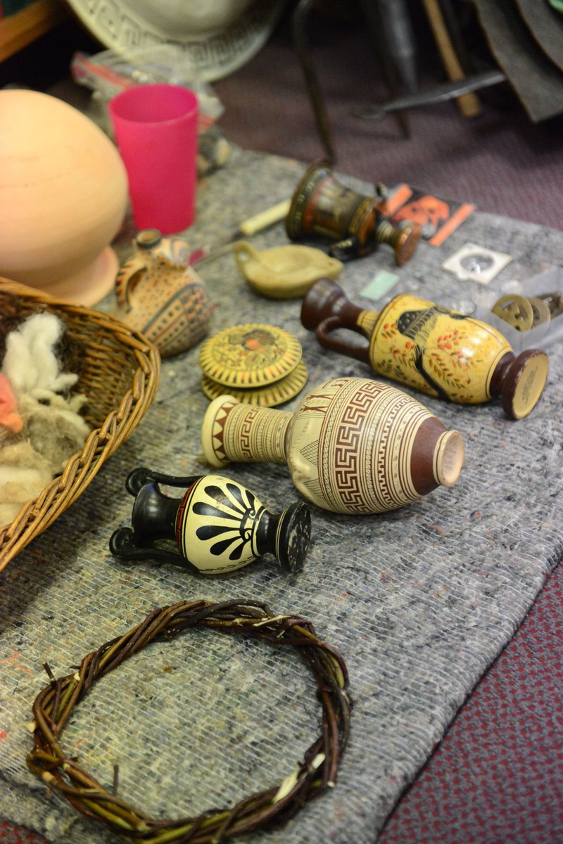 Last week, Year 4 travelled back in time to Ancient Greece! 🏛️ The children had an amazing day uncovering artefacts like clothing, pots, armour and household tools, diving into what life might have been like 3,500 years ago. Bringing history to life!