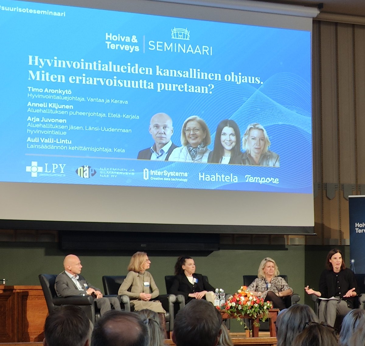 Suvi Salonen (@1suvisalonen) on Twitter photo Mielenkiintoista keskustelua siitä, tulisiko palveluvalikoimaa säädellä tarkemmin lailla, jotta taattaisiin tasapuoliset palvelut ja rahat saataisiin riittämään. <a href="/aronkyto/">Timo Aronkytö</a> #suurisoteseminaari Mielenkiintoista keskustelua siitä, tulisiko palveluvalikoimaa säädellä tarkemmin lailla, jotta taattaisiin tasapuoliset palvelut ja rahat saataisiin riittämään. <a href="/aronkyto/">Timo Aronkytö</a> #suurisoteseminaari