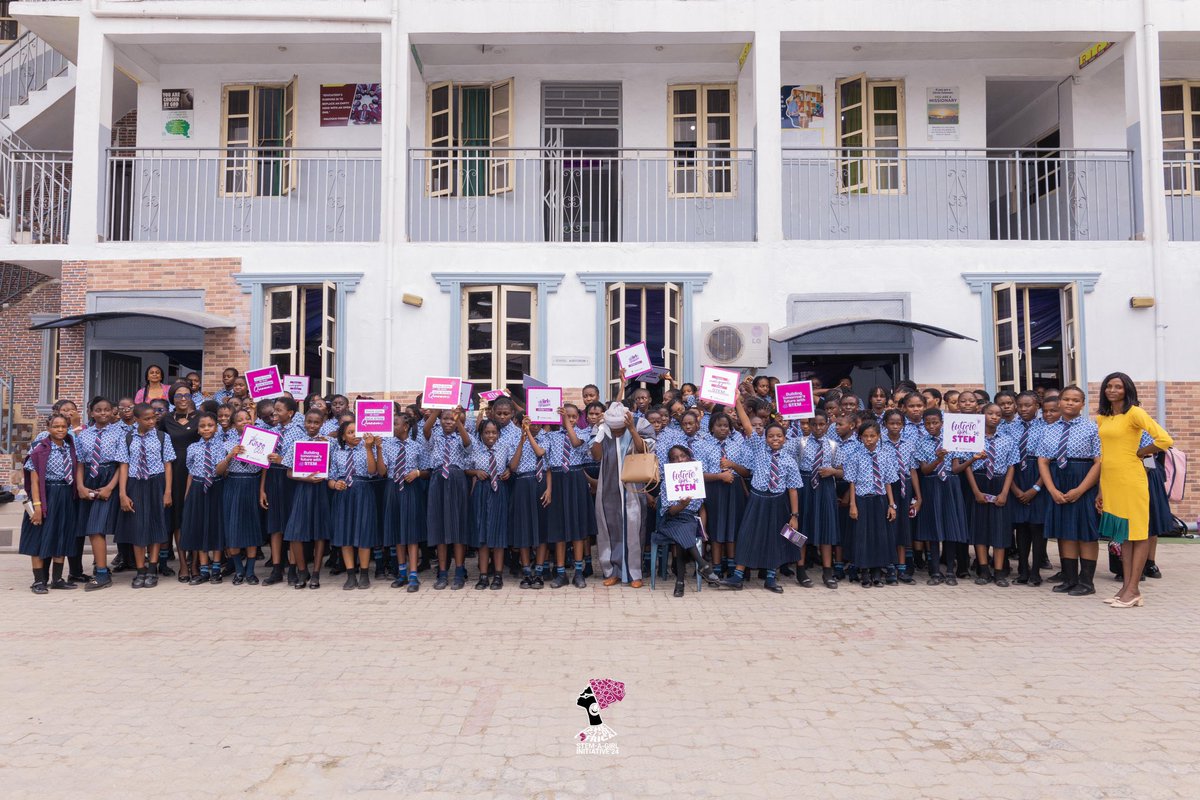 SheCodeAfrica's tweet photo. #RoadToEmpowering2000GirlsInSTEM continues! 🚀 

Last week Wednesday, we brought the She Code Africa Stem A Girl Initiative to Lagos for another edition of #SCAStemAGirl! 🚀🚀 https://t.co/sFZDsRDDXy