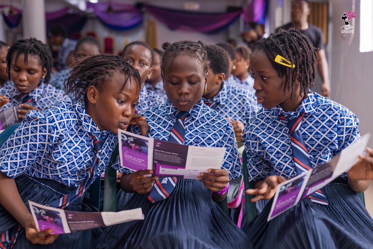 SheCodeAfrica's tweet photo. #RoadToEmpowering2000GirlsInSTEM continues! 🚀 

Last week Wednesday, we brought the She Code Africa Stem A Girl Initiative to Lagos for another edition of #SCAStemAGirl! 🚀🚀 https://t.co/sFZDsRDDXy