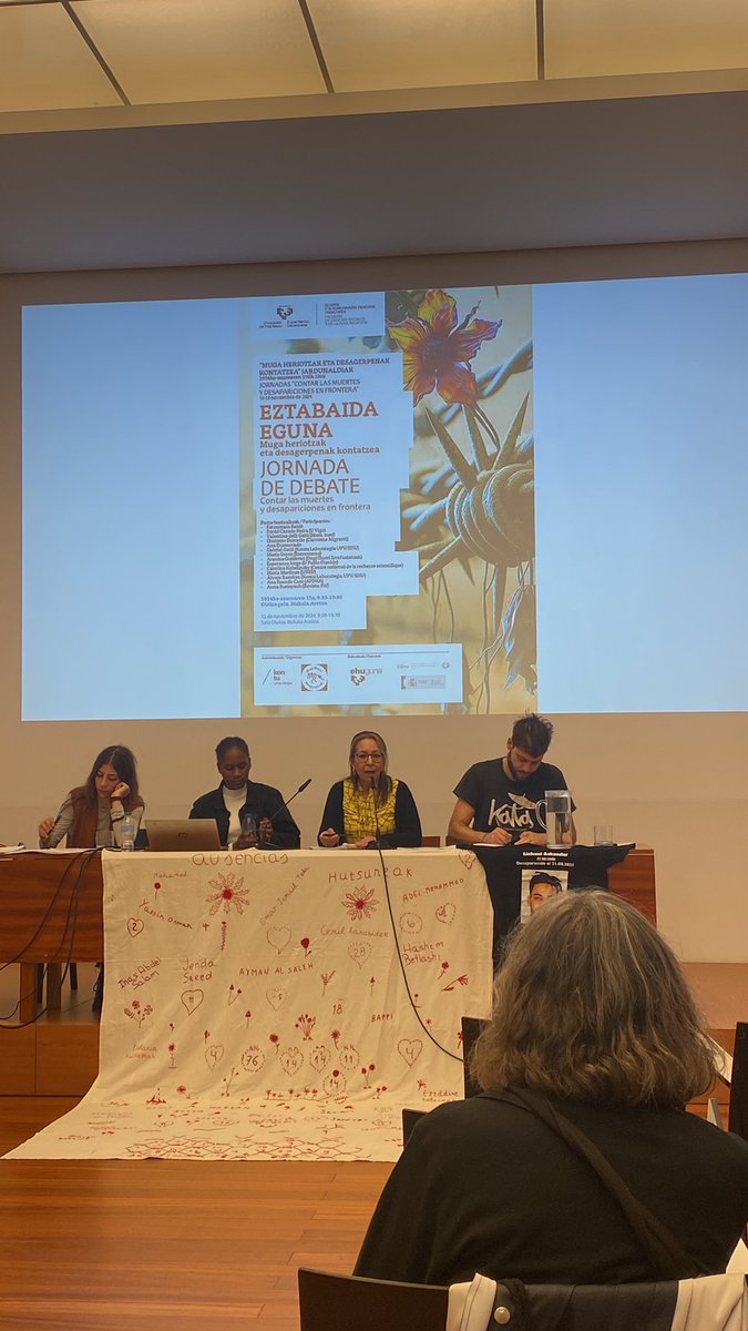 Arantza Gutierrez (@arantzatxu) on Twitter photo Migrazio-ibilbidean desagerturiko senideak bilatzen dituzten Ana Enamorado eta Fatumata Baldé emakumeen eta <a href="/CMigranti/">CarovaneMigranti</a> eta #Mem.med erakundeetako kideen arteko solasaldia “Bizitzak zaindu, zenbatu eta kontatu” mahaian.
<a href="/oeebizkaia/">Ongi Etorri Errefuxiatuak Bizkaia</a> Migrazio-ibilbidean desagerturiko senideak bilatzen dituzten Ana Enamorado eta Fatumata Baldé emakumeen eta <a href="/CMigranti/">CarovaneMigranti</a> eta #Mem.med erakundeetako kideen arteko solasaldia “Bizitzak zaindu, zenbatu eta kontatu” mahaian.
<a href="/oeebizkaia/">Ongi Etorri Errefuxiatuak Bizkaia</a>