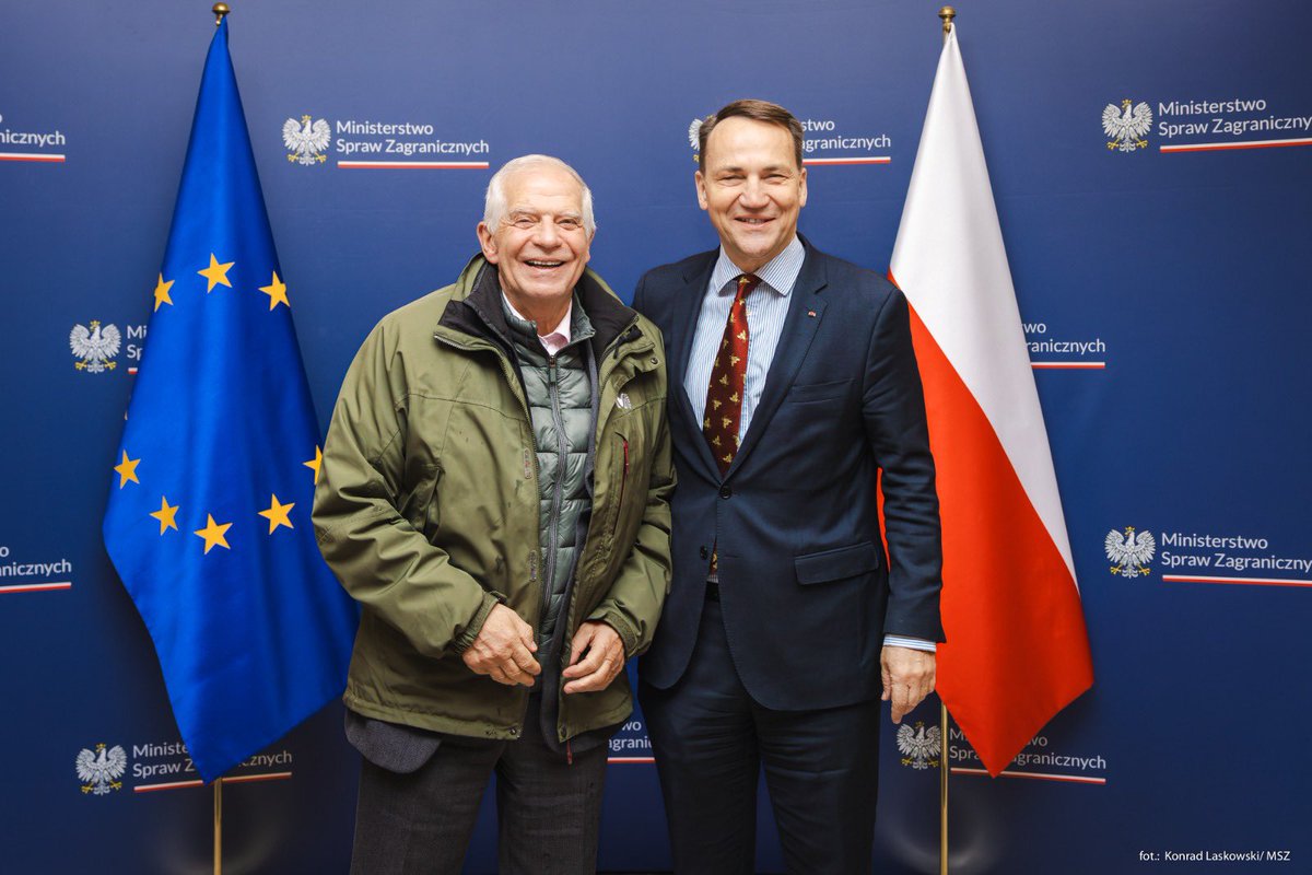JosepBorrellF's tweet photo. Returning from Ukraine, I debriefed in Warsaw @radeksikorski on my impressions &amp; developments

Sustainable financing &amp; continued military support is essential - for Ukrainian &amp; European security. We will discuss options for more EU actions in support of Ukraine at FAC next Monday https://t.co/PjFyV9cnEz