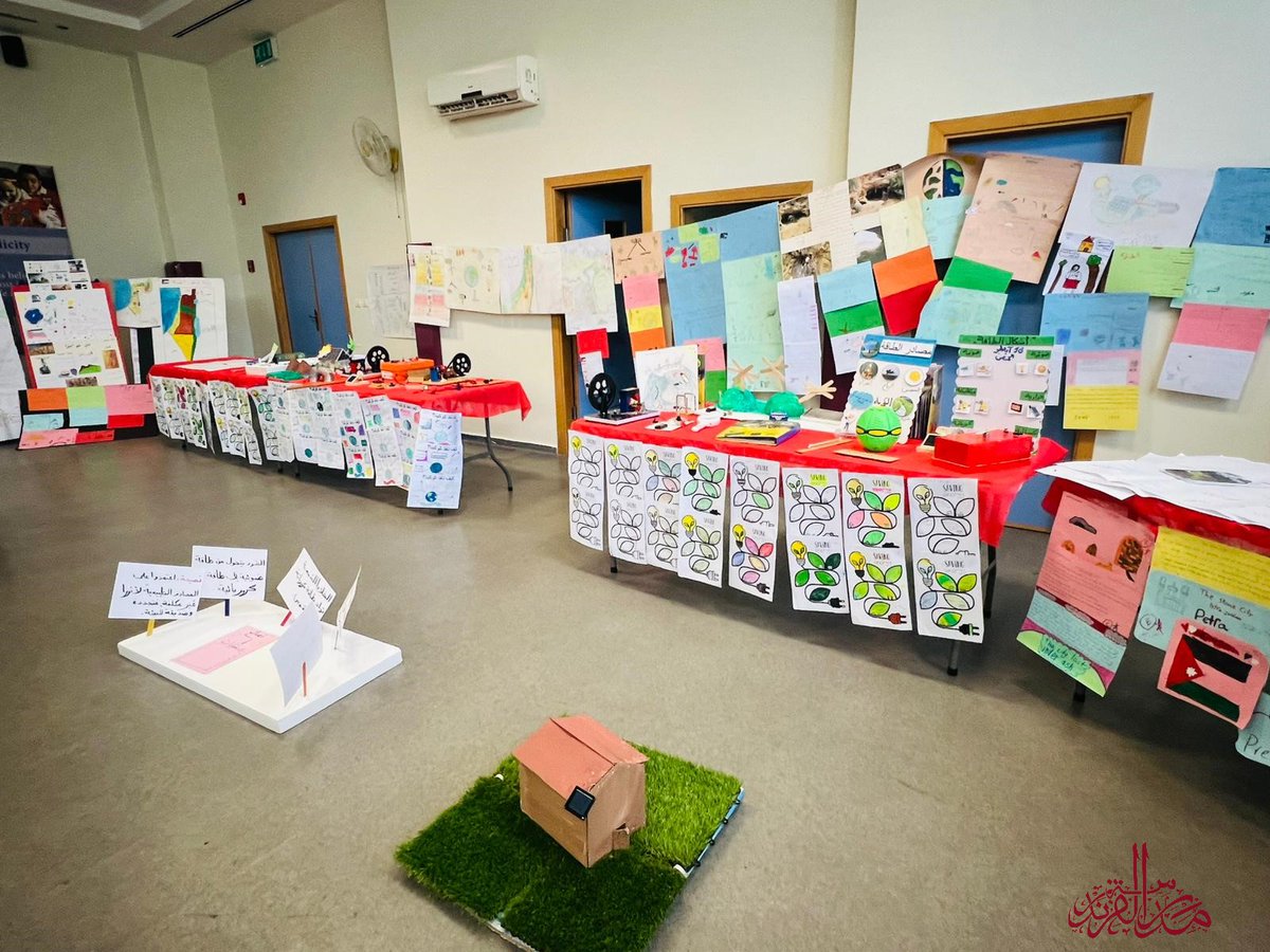 FriendsRamallah's tweet image. 📚 Assessment enriches our learning community, capturing students&apos; progress!

Over recent weeks, our 5th graders explored “Where We Are in Place and Time” in the #IBPYP. Reporting on learning highlights their journey and growth. Check out photos from their reflections! 🌍