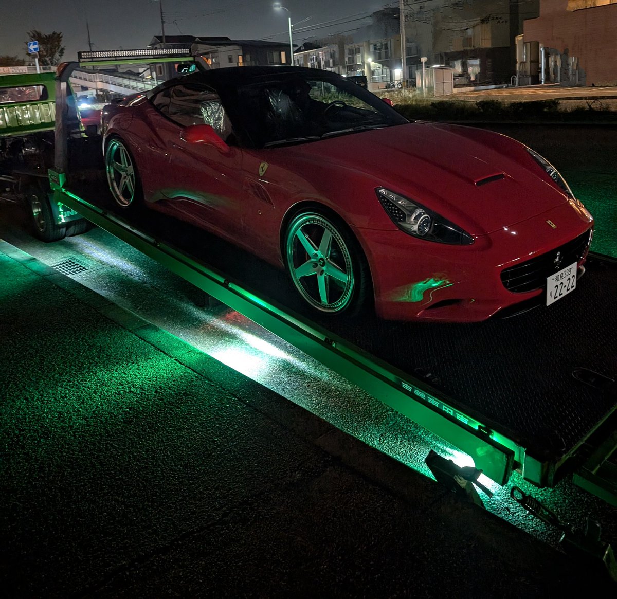 fullsevas1979's tweet photo. 納車！
４人乗りのスーパーカー！
音が凄いよ、やばいよ🤩 https://t.co/r5zBBu100n