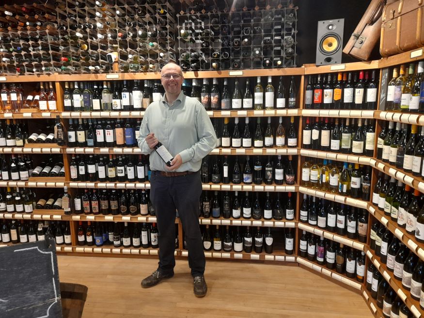 Winchester City Council (@winchestercity) on Twitter photo 🍷 Raise a glass for charity by joining <a href="/MayorWinchester/">Mayor of Winchester</a> & wine expert Simon (📷) for an Abbey House wine-tasting on Fri 29 Nov from 7pm, in aid of @StJohnsWinch, <a href="/WinchRadio/">Winchester Radio 94.7FM</a>, <a href="/WinchesterSCC/">Winchester SeaCadets</a> & <a href="/HistoryTrust/">Hampshire History Trust</a>.
£20 pp, incl tastings & light refreshments: ticketsource.co.uk/mayor-of-winch… 🍷 Raise a glass for charity by joining <a href="/MayorWinchester/">Mayor of Winchester</a> & wine expert Simon (📷) for an Abbey House wine-tasting on Fri 29 Nov from 7pm, in aid of @StJohnsWinch, <a href="/WinchRadio/">Winchester Radio 94.7FM</a>, <a href="/WinchesterSCC/">Winchester SeaCadets</a> & <a href="/HistoryTrust/">Hampshire History Trust</a>.
£20 pp, incl tastings & light refreshments: ticketsource.co.uk/mayor-of-winch…