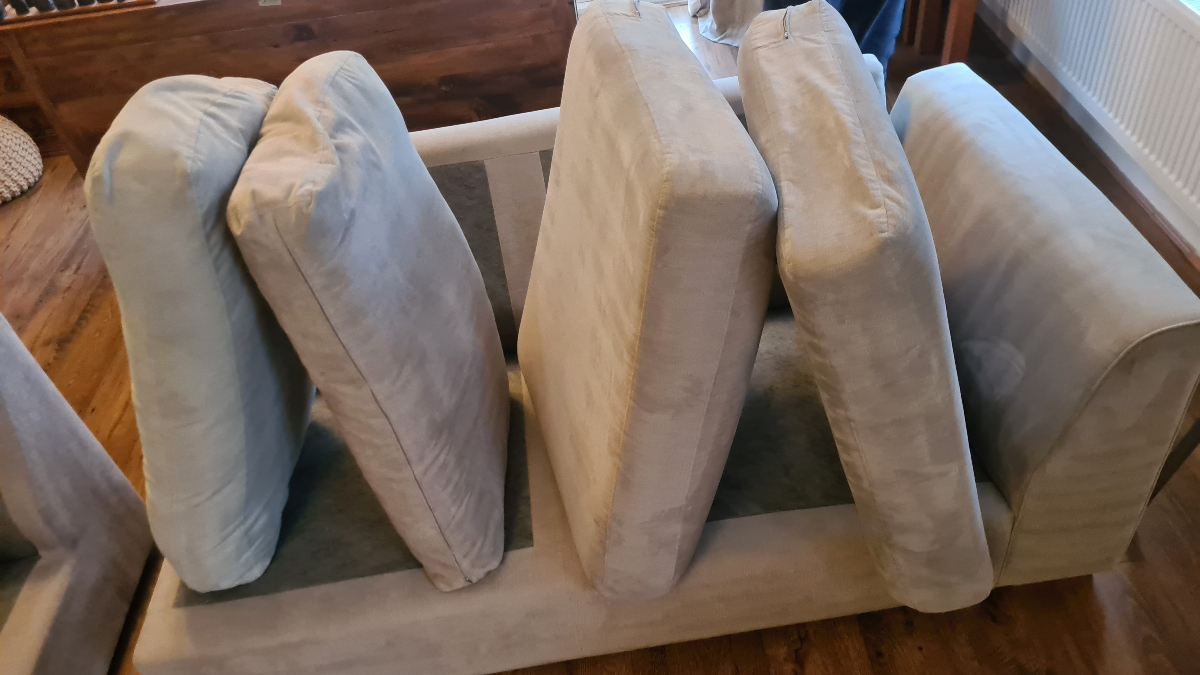 dmcarpetclean's tweet image. A cleaner carpet means a cozier home! Cardiff, let’s make every step feel like new. 🚿🌞 #CardiffLife #DMCleaning #FreshCarpets