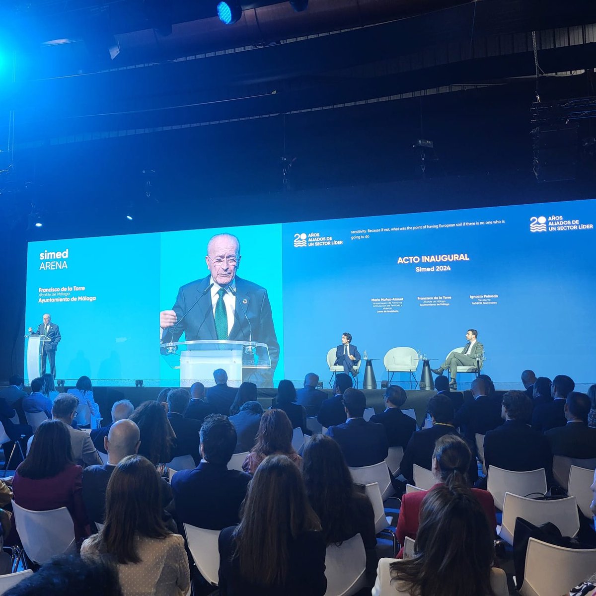barterpositive's tweet photo. En el 20º @Simedmalaga, @Barterpositive gestionó 4 salas de #congreso y coordinó a 100 #ponentes, cubriendo temas como Turismo Residencial y #Sostenibilidad, donde se debatieron ideas clave. 

#SIMED2024 @Fycma https://t.co/DKn3WhlF2B
