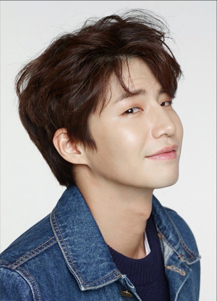 kimwoobin_uk's tweet photo. I can't believe it 💔 Rest in peace, #SongJaeRim. These are the roles I've watched you in. #Inspiringgeneration Mo Il-hwa and #GoodbyeMrBlack Seo Woo-jin. You were a brilliant actor and will always be remembered 🕊💖 https://t.co/jKsLKLNAkW