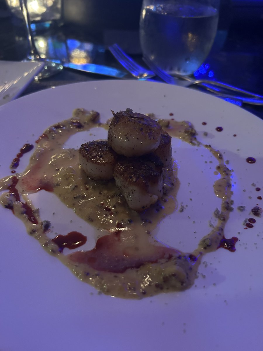 Scallops 🤤 

Saffron, bacon and brandy cream sauce 🥓 

#yyt #foodnl #food #foodporn #foodiegram #cinnamonsugarespressomartini #scallops #freshscallops #magnumandsteins #yytfood