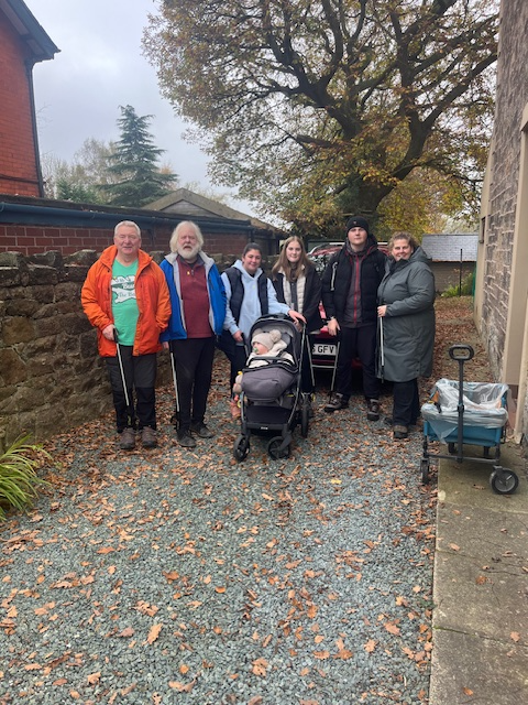 supportcjd's tweet image. WELL DONE to Jessica, her family, &amp;amp; friend Mary-Lou who marked the wknd closest to International CJD Awareness Day (...that&apos;s today!) with 2 days litter picking, raising funds in memory of Jessica&apos;s beloved grandma Jane💛...even the rain on Sunday didn&apos;t stop them! @LibbyLibbyjim