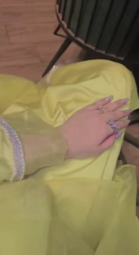 ہے میری آرزو کے میرے سوا
تمہیں سب  سے وحشت ہو۔۔۔ 🍂
#اردو_زبان