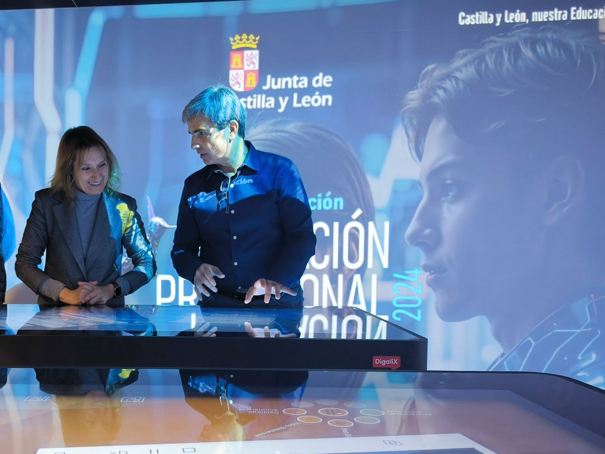 RocioLucas_'s tweet photo. Castilla y León es historia, modernidad y futuro, igual que su Educación. La Formación Profesional no deja de innovar y un buen ejemplo se puede ver estos días en #Ávila. Gracias a todos los que hacéis posible este imparable avance en nuestra calidad educativa. https://t.co/NsCp3thw6w