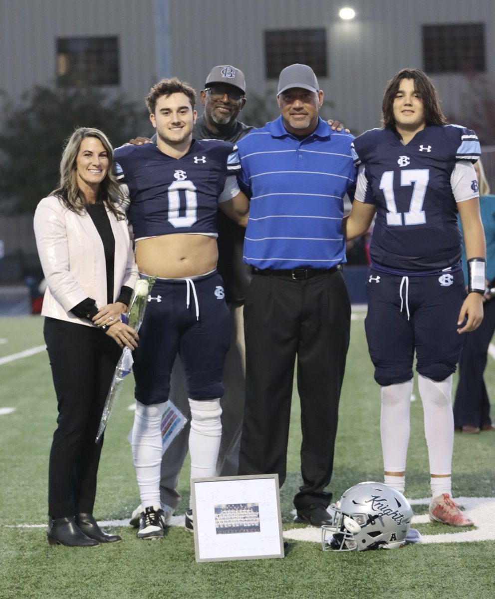 Tristan Puckett 2025 (@pukkett_) on Twitter photo Senior night pic with the fam.
Can’t believe my amazing regular season high school career has come to an end. W/ <a href="/Talon_QB1/">Talon Puckett</a> Senior night pic with the fam.
Can’t believe my amazing regular season high school career has come to an end. W/ <a href="/Talon_QB1/">Talon Puckett</a>