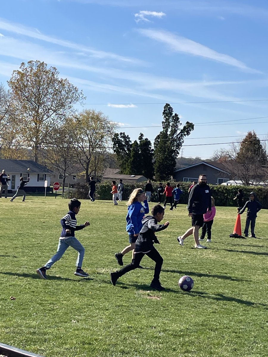 MrCarlson_AP93's tweet photo. Our Cheetahs celebrated Veterans Day by inviting the Veterans in our families to join us for recess. They spent the time playing on the playground, basketball, and soccer. Mr. Nascimento even spoke to the 5th graders about his time as a soldier. We are #CheetahProud @CCSD93 https://t.co/18qaqsIv3k