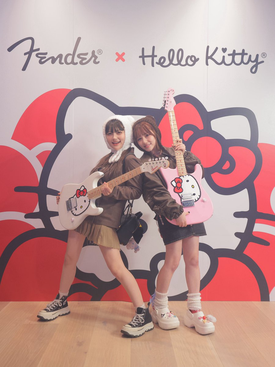 murashigemaria's tweet photo. FenderさんのKAWAIINIGHTHELLOKITTYにご招待して頂けたので行ってきました 🥹ᩚ❣️キティちゃんがいっぱいで超可愛かった😭🎀ིྀ
ギターもグッズもキティちゃんのライブも最高でした> < ♡
プリクラも撮れてエリカと大はしゃぎしました👶🏻ྀི👶🏻ྀི
#FenderKawaiiWeek
#FenderHelloKitty https://t.co/95QOMwtUBI