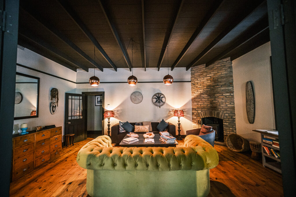Looking for a warm welcome with a bit of charm and serenity when eating out in #Addo? The Molo Lolo Restaurant at eco-friendly Addo African Home may be just the stop you're looking for.
addotourism.co.za/listings/molo-…