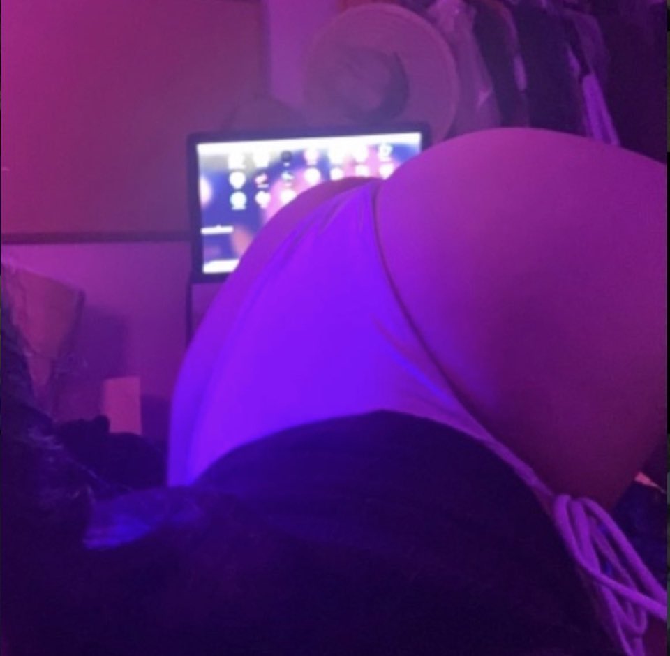 THEORIGINALPBK's tweet photo. spank me daddy 💋

what’s your favorite position? ⭐️
SUBSCIBE 💦
https://t.co/Jf09ibufUq 🎀 https://t.co/vnNomEiS5t