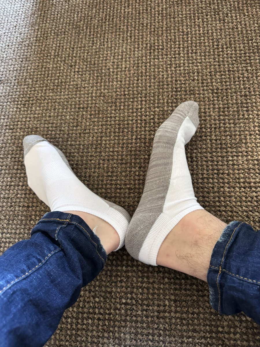 SensationSoles's tweet photo. Fresh socks 👊 £25 a pair 🤷♂️💸
@BestFootMasters
#trainersocks #socks #footbitch https://t.co/9VBrzaWnhU