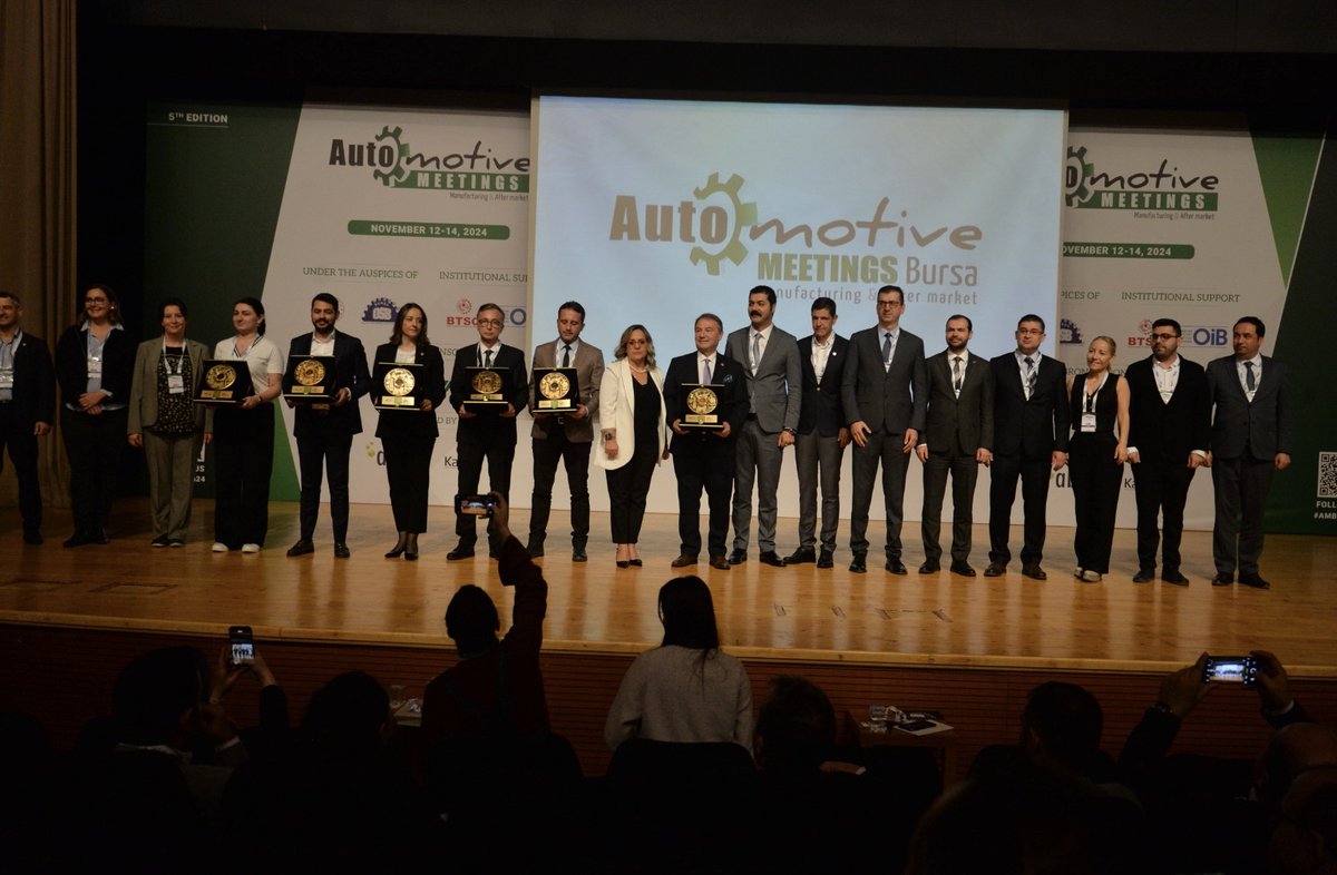 🚘 Otomotiv Konseyi Başkanımız ve Meclis Üyemiz Rengin Eren, Bursa Organize Sanayi Bölgesi ev sahipliğinde bu yıl 5️⃣’incisi düzenlenen Automotive Meetings Bursa etkinliğinin açılış törenine katıldı. 

🤝 Odamızın da destekleriyle, Merinos Atatürk Kongre ve Kültür Merkezi’nde