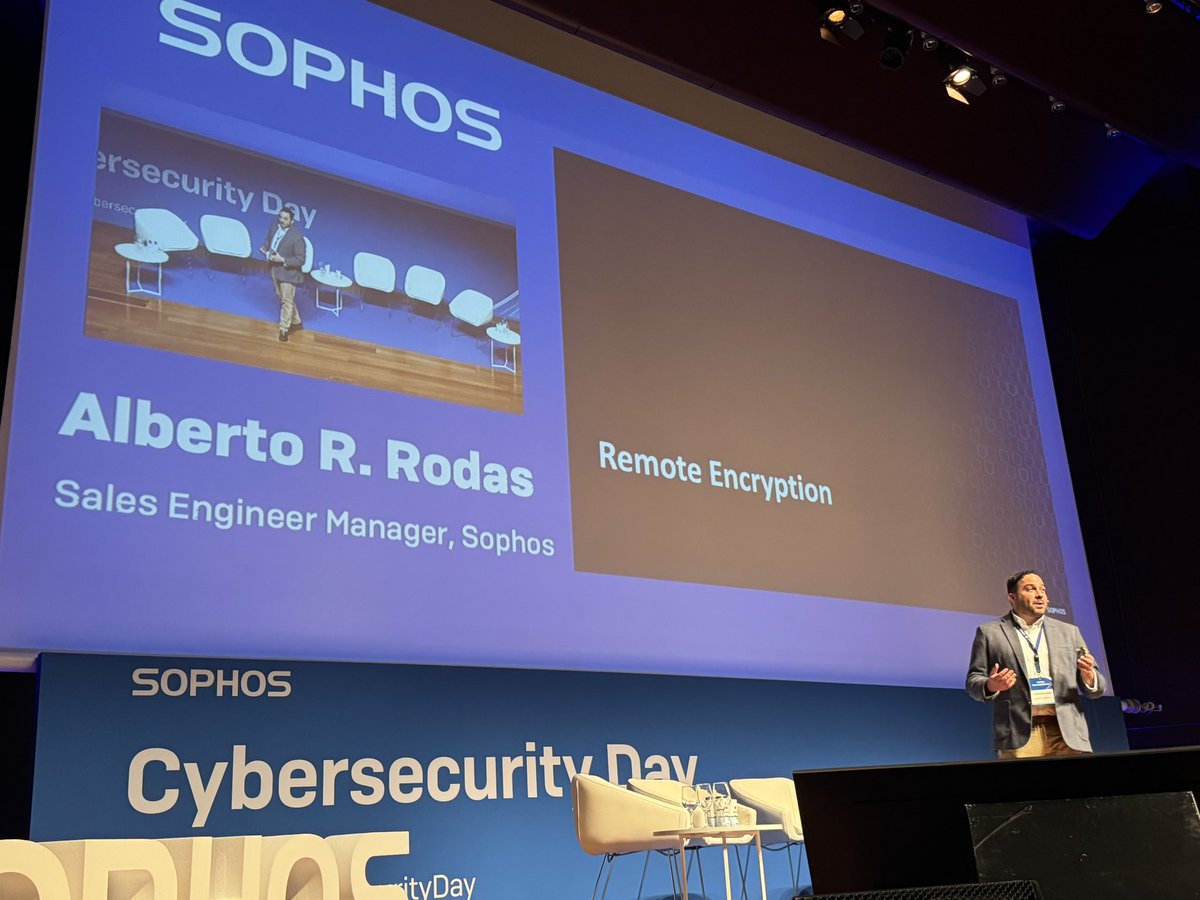 Nuestro manager de preventa <a href="/AlbertoRRodas/">Alberto R. Rodas</a> reeditandonos  la charla de #BlackHat sobre las últimas técnicas de un ataque de Ransomware en #SophosCyberSecurityDay