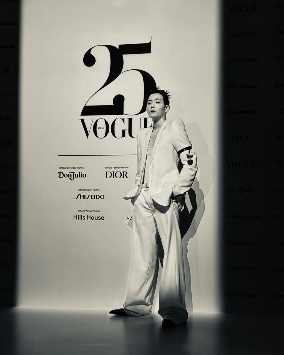 SSSOKIT4_RS's tweet photo. 241112 Instagram
#竜星涼 #RyoRyusei #류세이료
_

Happy 25th Anniversary💛

#VOGUEJAPAN25th
#VOGUESTATION25
#PR https://t.co/mTLRGjPtdH