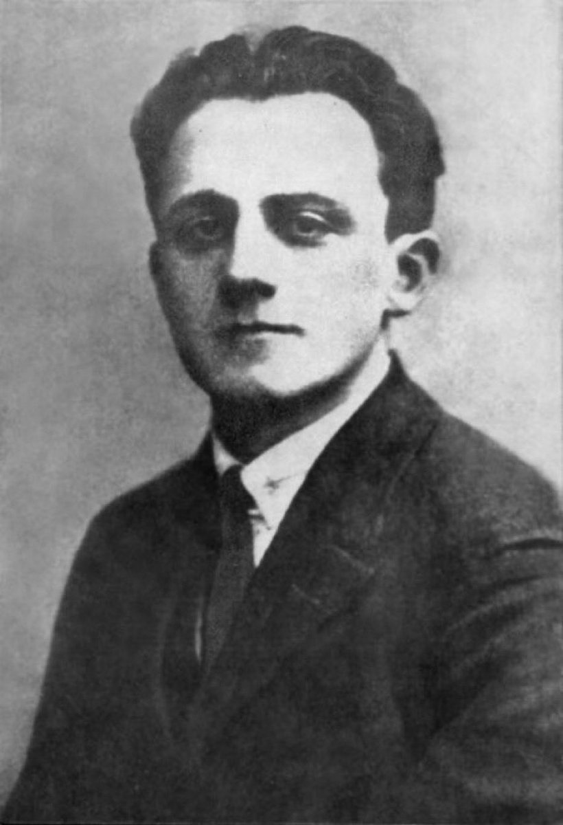 Emanuel Ringelblum (12. November 1900 -7. März 1944)war ein polnischer jüdischer Widerstandskämpfer,der alles sammelte,dokumentierte,was im Warschauer Ghetto das Leben bestimmte. Das Untergrundarchiv (Oneg Schabbat)wurde in 10 wasserdichte Metallkisten deponiert und im Keller