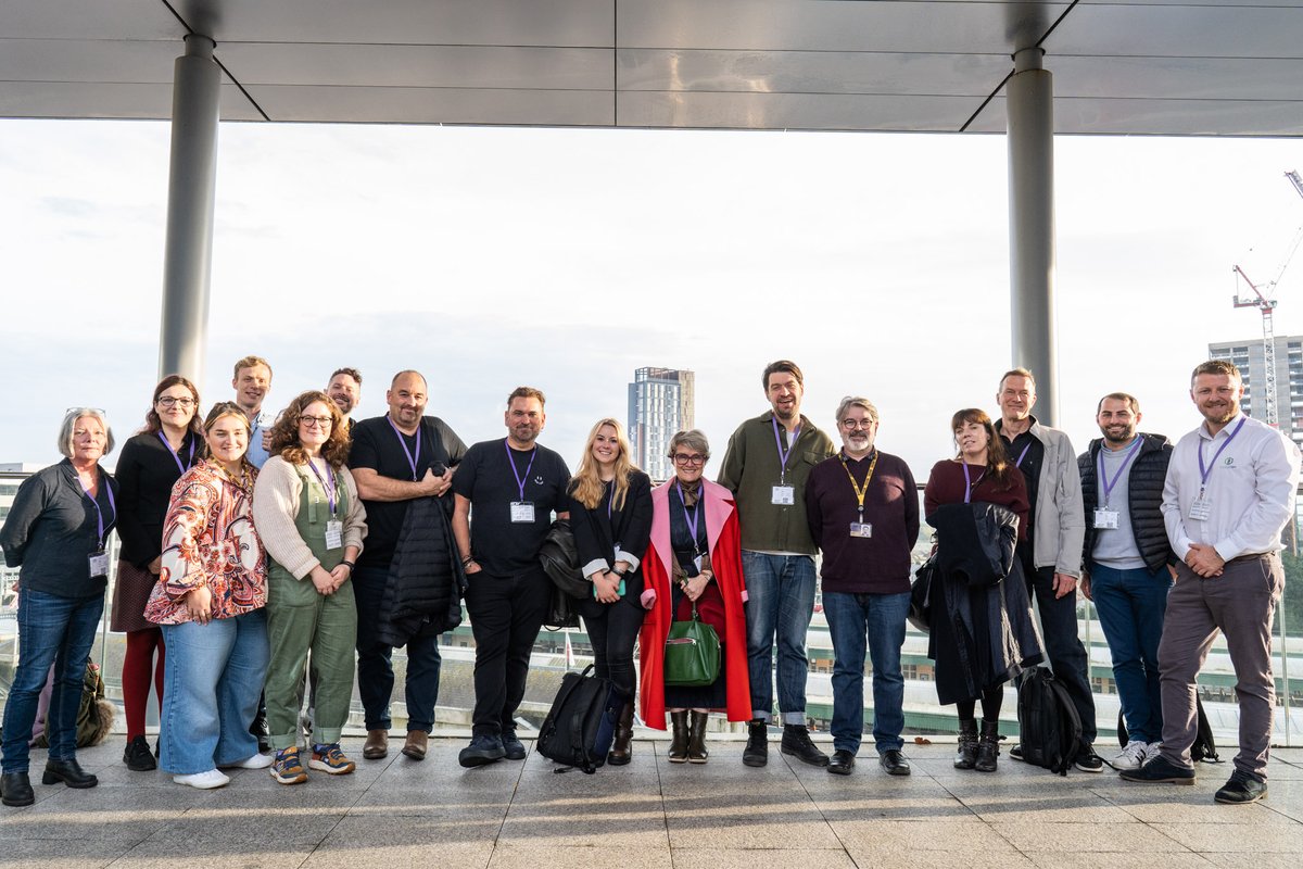 MediaCymru_ (@mediacymru_) on Twitter photo Yn ystod #WythnosHinsawddCymru, rydyn ni’n falch o rannu bod saith cwmni ffilm a theledu o Gymru wedi derbyn cyllid Gwyrddu’r Sgrin gan <a href="/FfilmCymruWales/">Ffilm Cymru Wales</a> a Media Cymru i ddatblygu syniadau ar gyfer gwneud y sector sgrin yn fwy cynaliadwy yn amgylcheddol.
media.cymru/cym/cwmniau-ff… Yn ystod #WythnosHinsawddCymru, rydyn ni’n falch o rannu bod saith cwmni ffilm a theledu o Gymru wedi derbyn cyllid Gwyrddu’r Sgrin gan <a href="/FfilmCymruWales/">Ffilm Cymru Wales</a> a Media Cymru i ddatblygu syniadau ar gyfer gwneud y sector sgrin yn fwy cynaliadwy yn amgylcheddol.
media.cymru/cym/cwmniau-ff…