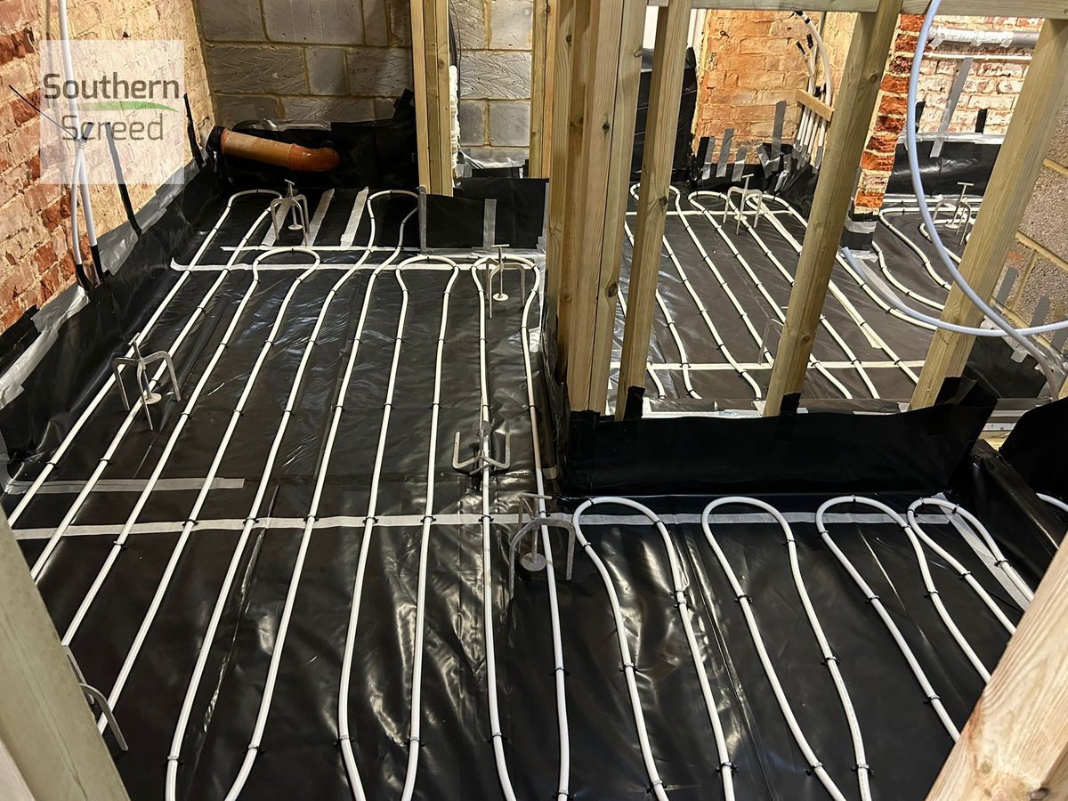 Southernscreed's tweet photo. Not another screed prep post 🥱  but we cannot stress how important it is to ensure the preparation work has been carried out correctly prior to the screed installation. Here are some photos showing  how to prepare the screed area prior to installation #cemfloor #ufh https://t.co/7hQuaU6tdN