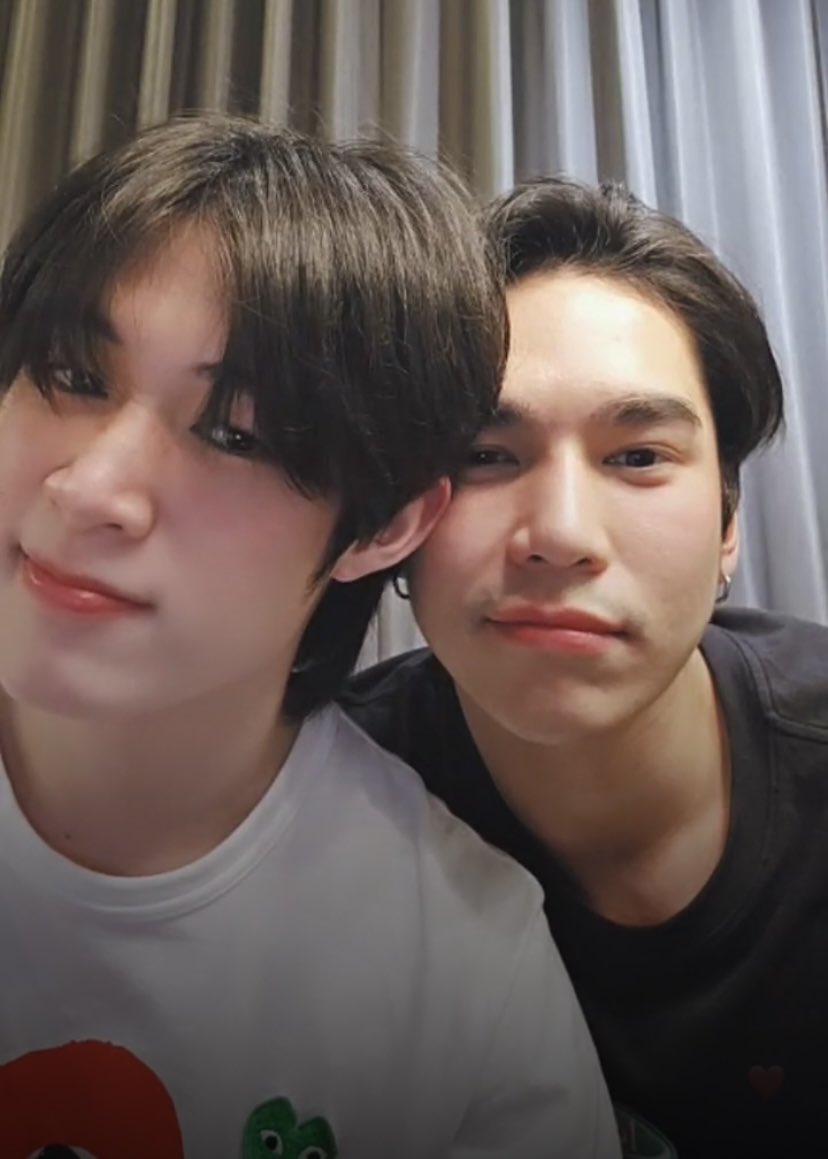 ordinaryhxnov's tweet photo. ทุกคนเงียบ
มันจะไอ้นั่น
เหมือนสิ่งนั้นมาก
ขอคนเข้าใจ
เคมีที่อ.อุ๊ตามหา
นี่ว่าเขาชอบกันแต่ไม่มีใครกล้าเริ่ม
นี่ว่าเขาเริ่มแล้วแต่เราไม่รู้
ให้มันโสดแค่เรานี่แหละ
มองยังไงก็แฟน ต่ำสุดคือศึกษาดูใจ
#MaxNat #ครูพี่ซันน้องเหนือ https://t.co/lph2SnXk6u
