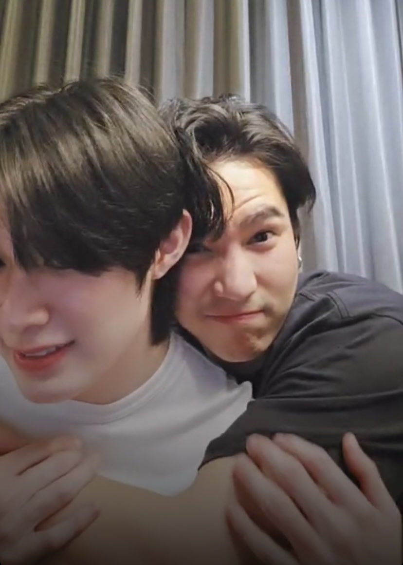 ordinaryhxnov's tweet photo. ทุกคนเงียบ
มันจะไอ้นั่น
เหมือนสิ่งนั้นมาก
ขอคนเข้าใจ
เคมีที่อ.อุ๊ตามหา
นี่ว่าเขาชอบกันแต่ไม่มีใครกล้าเริ่ม
นี่ว่าเขาเริ่มแล้วแต่เราไม่รู้
ให้มันโสดแค่เรานี่แหละ
มองยังไงก็แฟน ต่ำสุดคือศึกษาดูใจ
#MaxNat #ครูพี่ซันน้องเหนือ https://t.co/lph2SnXk6u