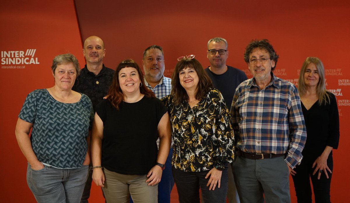 LA INTERSINDICAL (@laintersindical) on Twitter photo 👋 Us presentem el nou secretariat de la federació de serveis públics de <a href="/LaIntersindical/">LA INTERSINDICAL</a> escollit avui mateix.
👉 Format per persones compromeses amb el sindicalisme nacional i de classe, el país i la millora dels nostres serveis públics.
Te'ls presentem en aquest fil: 👋 Us presentem el nou secretariat de la federació de serveis públics de <a href="/LaIntersindical/">LA INTERSINDICAL</a> escollit avui mateix.
👉 Format per persones compromeses amb el sindicalisme nacional i de classe, el país i la millora dels nostres serveis públics.
Te'ls presentem en aquest fil: